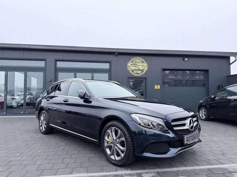 Cavansitblau Gebraucht 2018 Mercedes C400 Kombi | 24.999 € (Guter Preis) - Bild 1/4