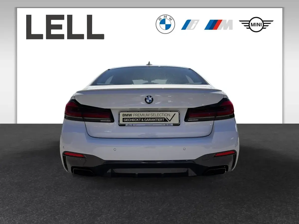 Gebraucht BMW M550 Performance 530 PS (389 kW) 2023 Weiß Limousine