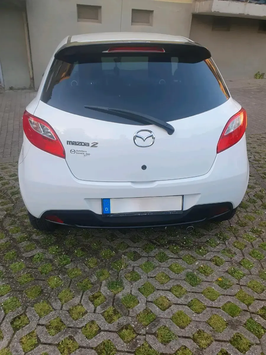 Usata Mazda 2 75 CV (55 kW) 2014 Bianco Utilitaria