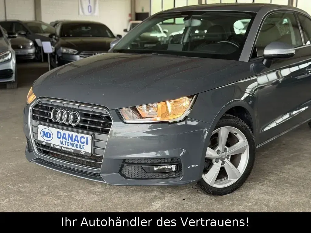 Gebraucht Audi A1 Design 95 PS (69 kW) 2015 Grau Kleinwagen
