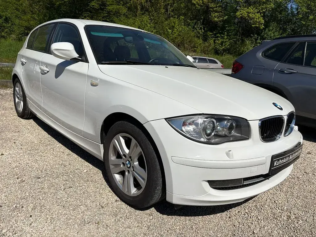 Usata BMW 118 Advantage 143 CV (105 kW) 2010 Bianco Utilitaria