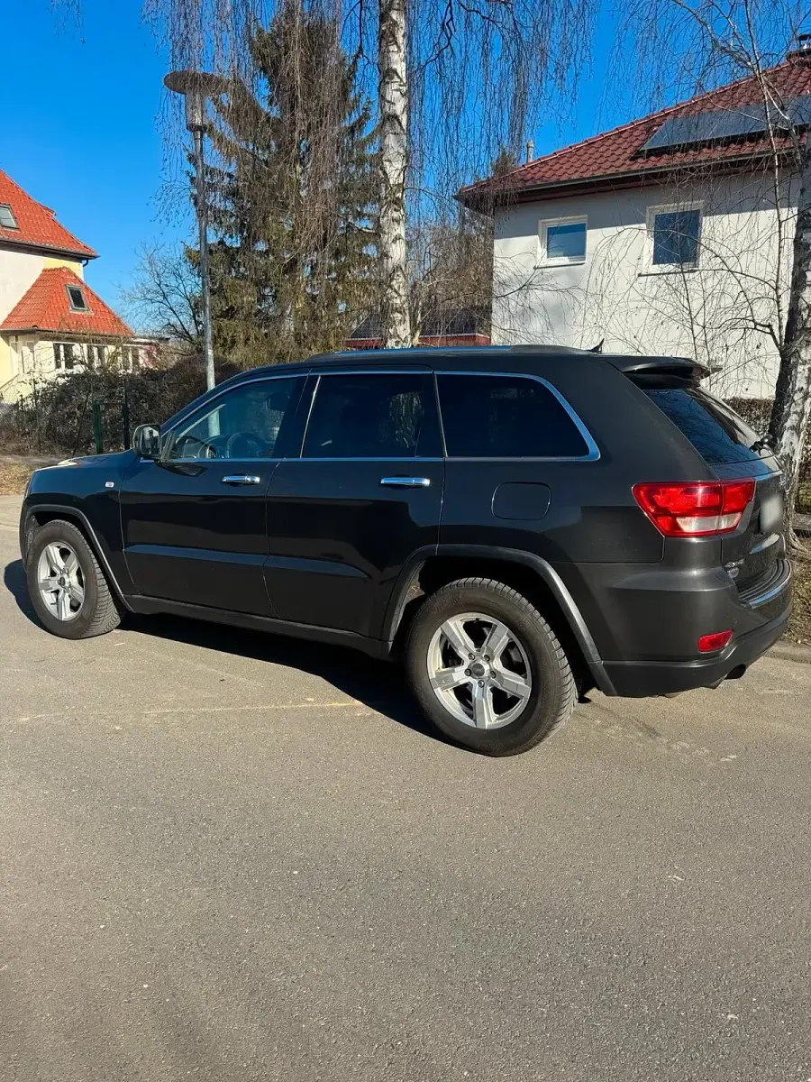 Gebraucht Jeep Grand Cherokee 241 PS (177 kW) 2011 Schwarz SUV