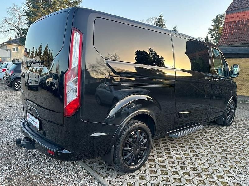 Gebraucht Ford Transit 131 PS (96 kW) 2022 Agate black Van / Kleinbus