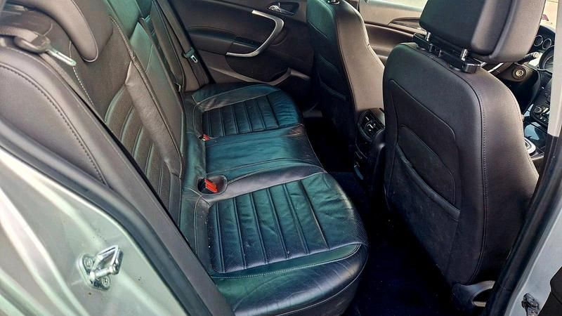 Gebraucht Opel Insignia 160 PS (117 kW) 2010 Silber Kombi