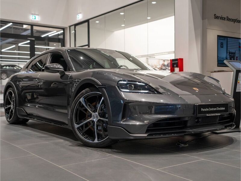 Grau Gebraucht 2025 Porsche Taycan Cross Turismo Limousine | 95.900 € (Teuer) - Bild 1/4
