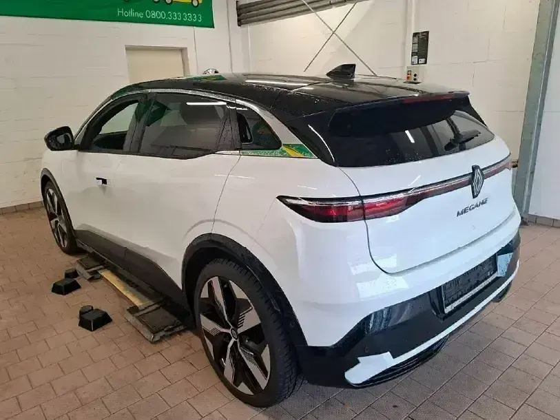 Gebraucht Renault Megane E-Tech Techno 160 kW (218 PS) 2023 Weiß Limousine
