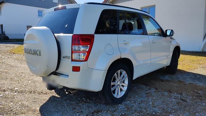 Gebraucht Suzuki Grand Vitara 229 PS (168 kW) 2011 Weiß SUV