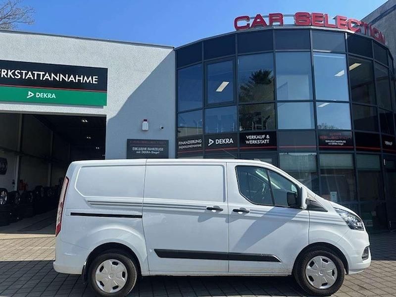 Gebraucht Ford Transit Custom 131 PS (96 kW) 2021 Frozen white (metallic) Van