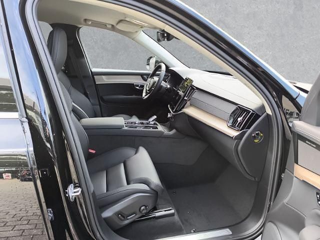 Neu Volvo XC90 Plus 455 PS (334 kW) 2025 Schwarz SUV