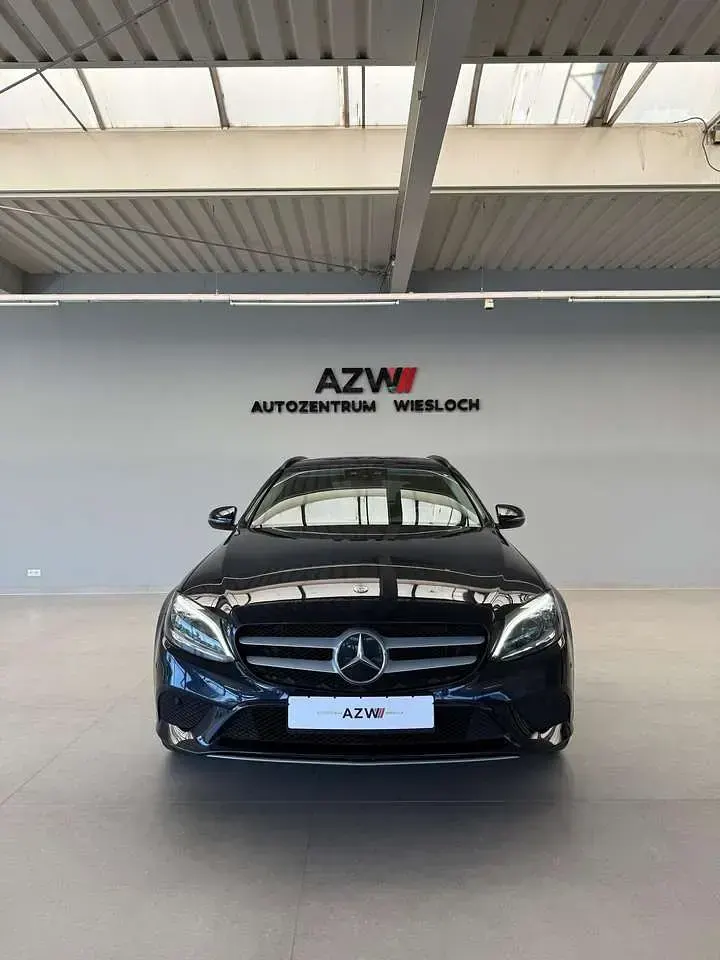 Gebraucht Mercedes C200 160 PS (117 kW) 2021 Cavansitblau Kombi