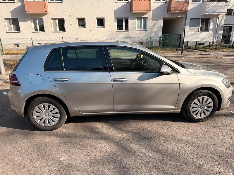 Gebraucht VW Golf VII 90 PS (66 kW) 2013 Kleinwagen