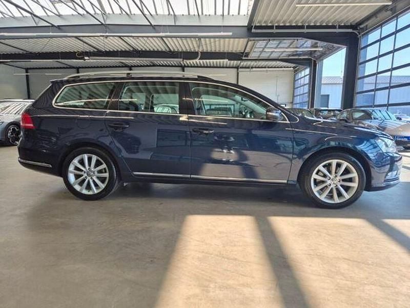 Gebraucht VW Passat Highline 177 PS (130 kW) 2013 Blau Kombi