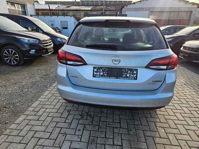 Gebraucht Opel Astra Edition 150 PS (110 kW) 2016 Argonsilber/sovereign/switchbl Kombi