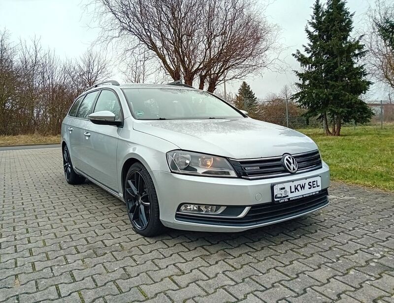 Silber Gebraucht 2012 VW Passat Trendline Kombi | 5.990 € (Guter Preis) - Bild 1/4
