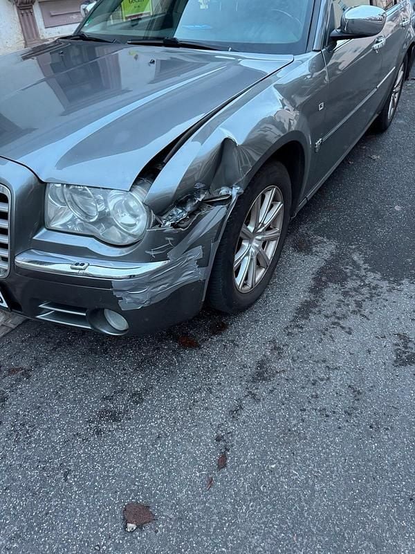 Grau Gebraucht 2008 Chrysler 300C Kombi | 1.700 € (Superpreis) - Bild 1/4