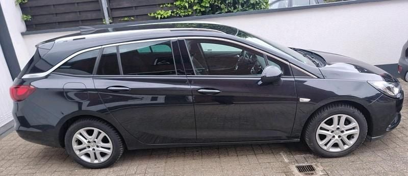 Second-hand Opel Astra 150 CP (110 kW) 2016 Negru Break