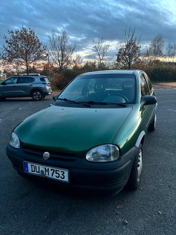 Grün Gebraucht 1996 Opel Corsa Kleinwagen | 1.099 € (Fairer Preis) - Bild 1/4