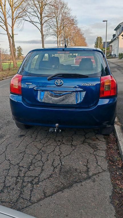 Gebraucht Toyota Corolla 97 PS (71 kW) 2002 Blau Limousine