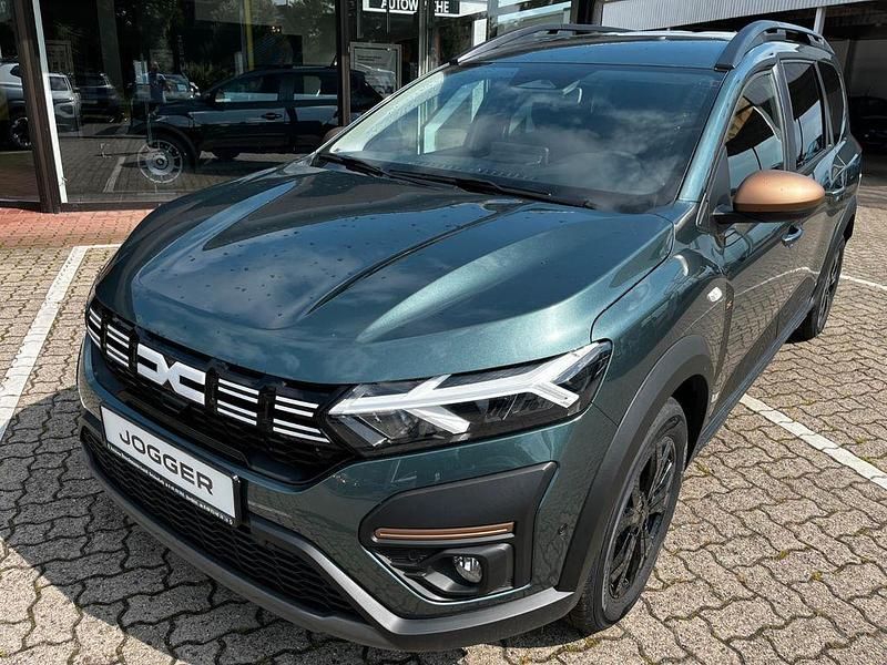 Grün Neu 2025 Dacia Jogger Extreme Limousine | 23.980 € (Fairer Preis) - Bild 1/4