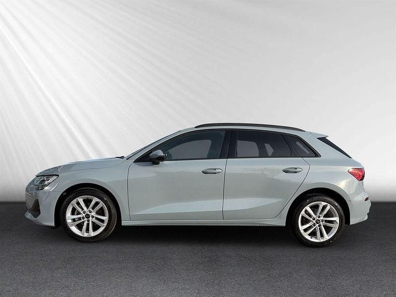 Gebraucht Audi A3 Ambiente 116 PS (85 kW) 2025 Pfeilgrau perleffekt Limousine