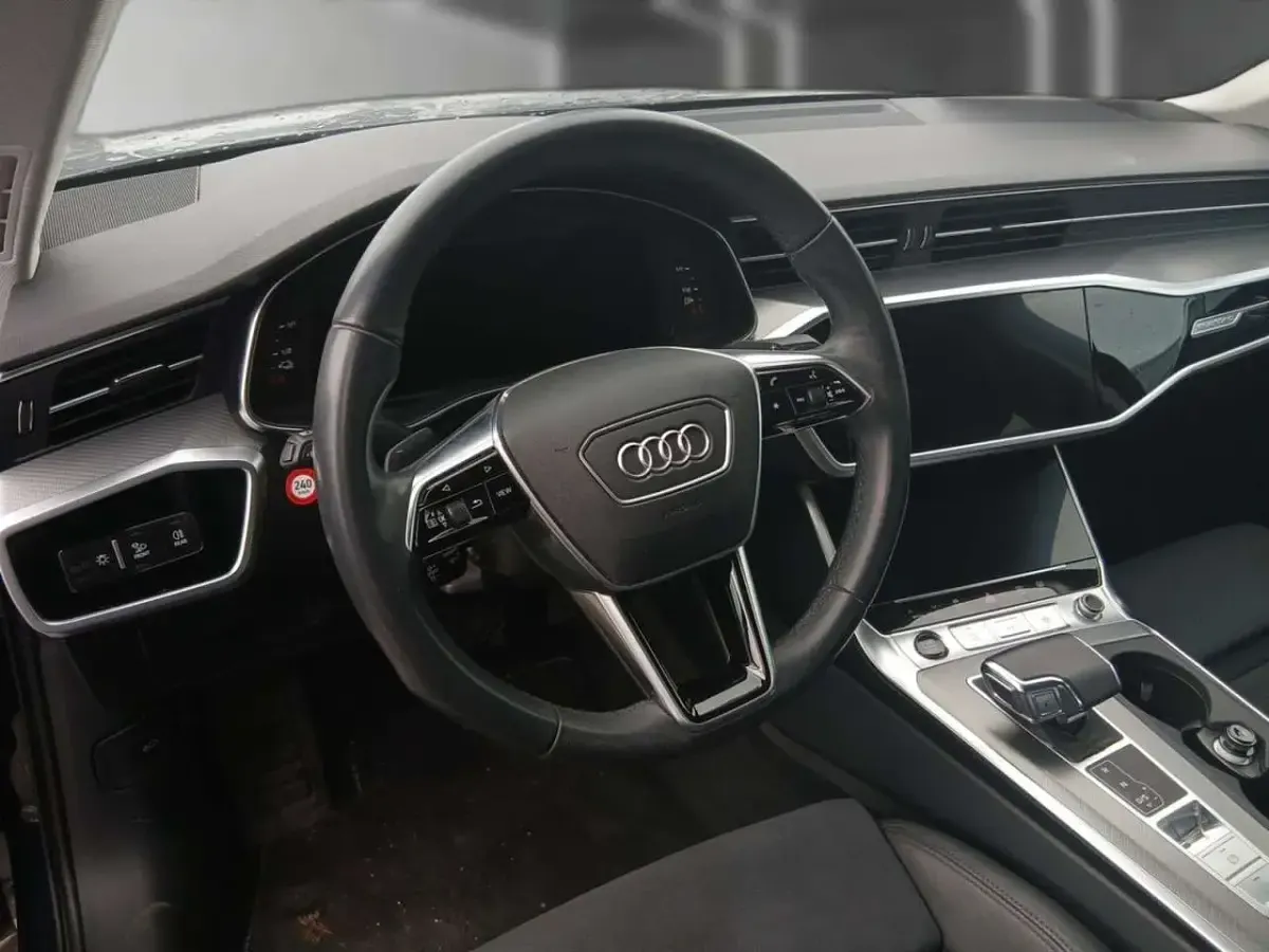Gebraucht Audi A6 Sport 299 PS (219 kW) 2023 Firmamentblau metallic Limousine