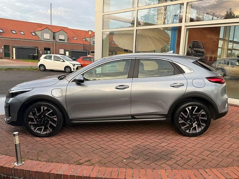 Gebraucht Kia XCeed Spirit 141 PS (103 kW) 2022 Lunarsilber SUV