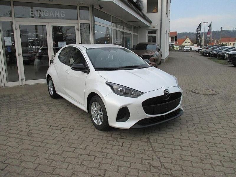 Neu Mazda 2 Center-Line 116 PS (85 kW) 2026 Weiß Kleinwagen