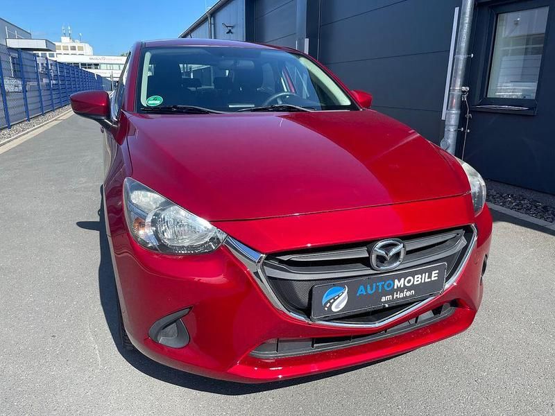 Rot Gebraucht 2018 Mazda 2 Center-Line Limousine | 8.990 € (Fairer Preis) - Bild 1/4
