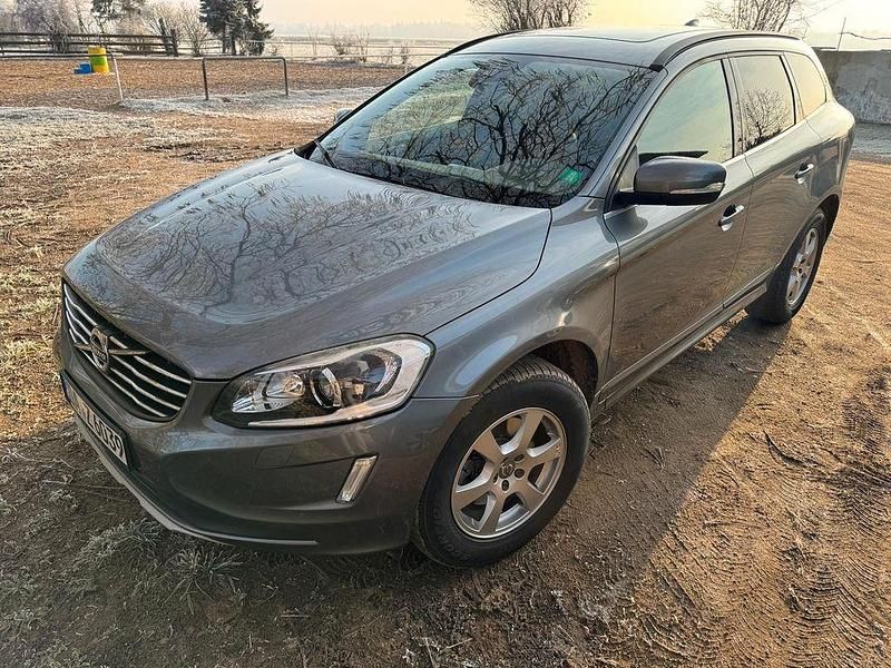 Gebraucht Volvo XC60 Momentum 190 PS (139 kW) 2016 Schwarz SUV