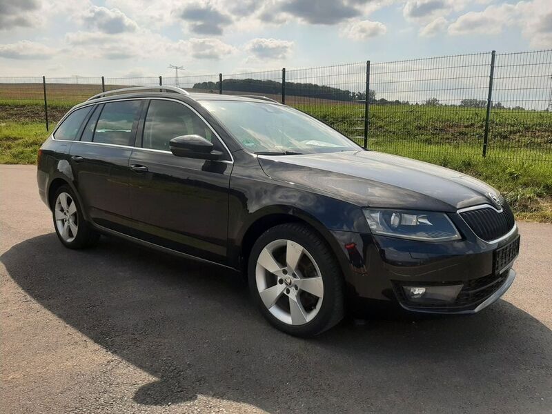 Gebraucht Skoda Octavia Elegance 179 PS (131 kW) 2014 Black magic perleffekt Kombi
