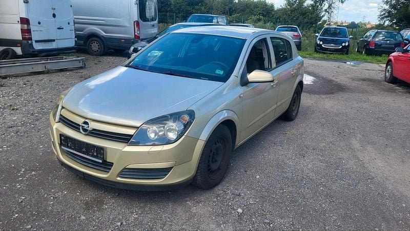 Gold Gebraucht 2004 Opel Astra Limousine | 700 € (Superpreis) - Bild 1/4