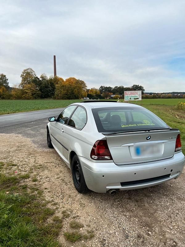 Gebraucht BMW 318 143 PS (105 kW) 2004 Silber Limousine