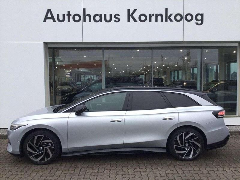 Scale silver metallic (metallic) Gebraucht 2024 VW ID.7 Pro Kombi | 45.990 € (Guter Preis) - Bild 1/4