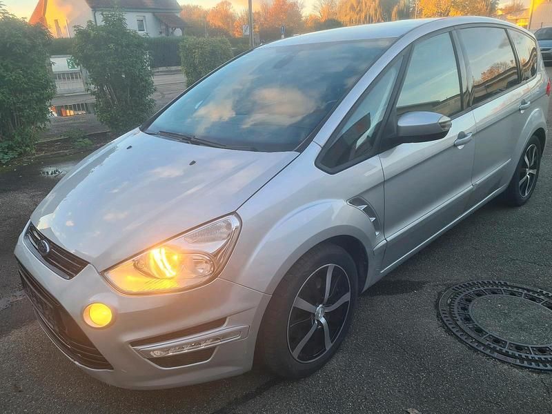 Silber Gebraucht 2011 Ford S-MAX S Van / Kleinbus | 6.900 € (Fairer Preis) - Bild 1/4