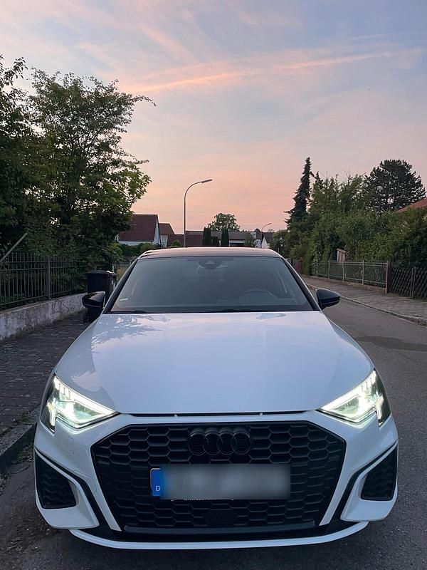 Gebraucht Audi A3 150 PS (110 kW) 2022 Weiß Limousine