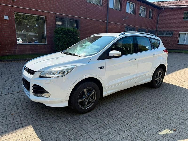 Weiß Gebraucht 2016 Ford Kuga Individual SUV | 9.500 € (Guter Preis) - Bild 1/4