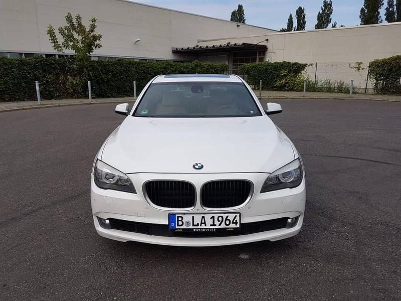 Gebraucht BMW 740 306 PS (225 kW) 2010 Beige Limousine
