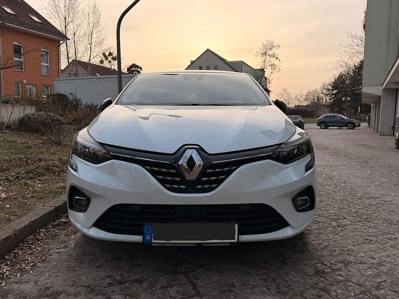 Gebraucht Renault Clio V Initiale Paris 140 PS (102 kW) 2021 Weiß Limousine