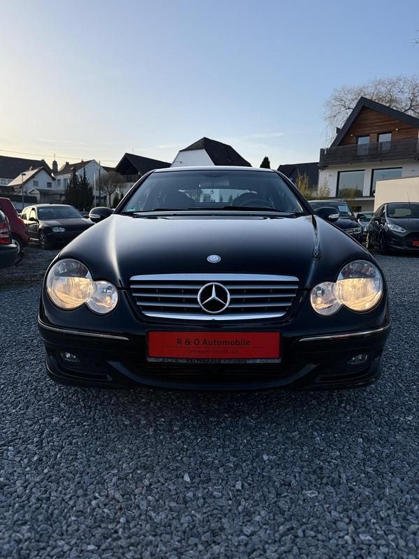 Gebraucht Mercedes C160 122 PS (89 kW) 2006 Schwarz Coupé