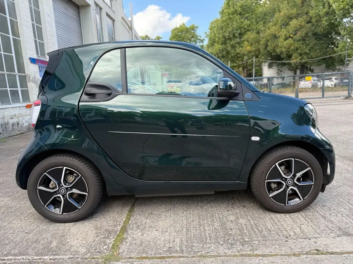 Gebraucht Smart ForTwo Coupé 60 kW (82 PS) 2021 Grün Coupé