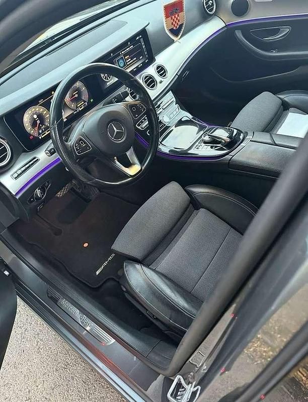 Gebraucht Mercedes E220 AMG line 194 PS (142 kW) 2016 Limousine