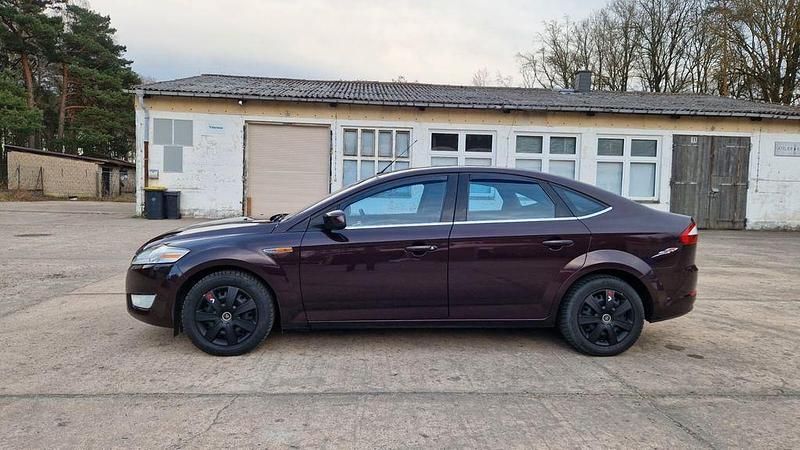 Gebraucht Ford Mondeo Titanium 160 PS (117 kW) 2008 Rot Limousine