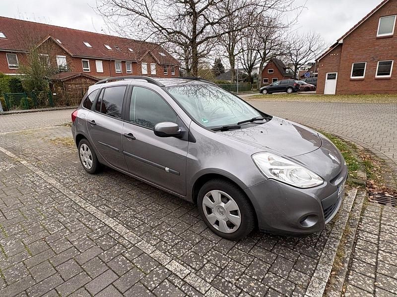 Grau Gebraucht 2012 Renault Clio GrandTour Kombi | 3.400 € (Fairer Preis) - Bild 1/2