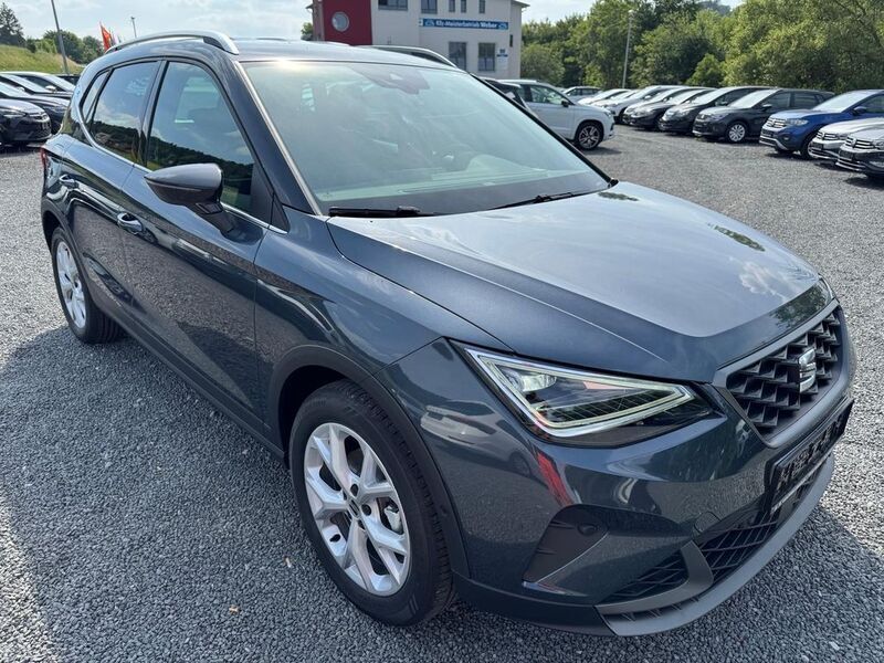 Grau Neu 2025 Seat Arona FR SUV | 24.885 € (Guter Preis) - Bild 1/4