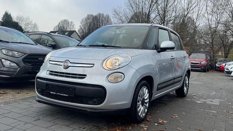 Silber Gebraucht 2012 Fiat 500L Pop Star Van / Kleinbus | 4.950 € (Fairer Preis) - Bild 1/4