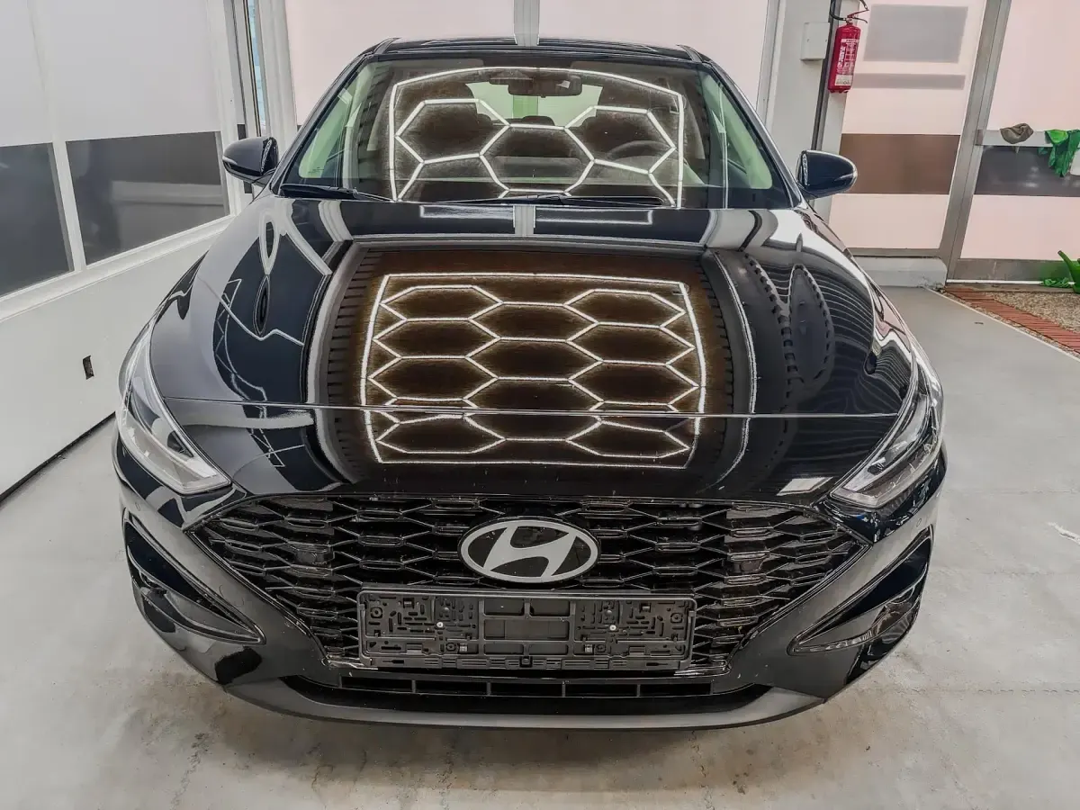 Neu Hyundai i30 Style 115 PS (84 kW) 2025 Abyss black a2b Limousine