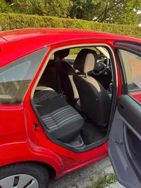 Gebraucht Ford Focus 101 PS (74 kW) 2009 Rot Limousine