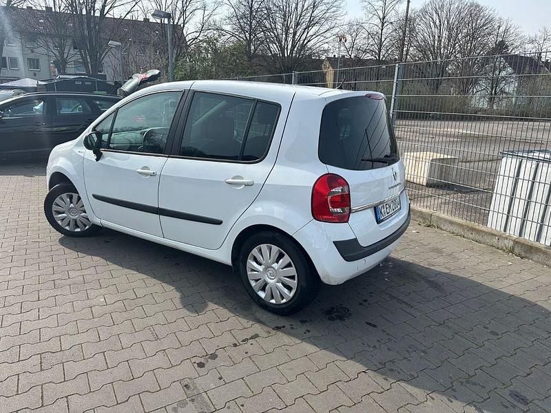 Gebraucht Renault Modus Night&Day 107 PS (78 kW) 2012 Weiß Van / Kleinbus