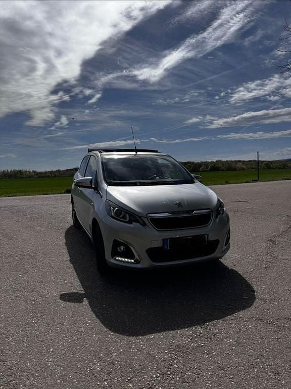 Gebraucht Peugeot 108 69 PS (50 kW) 2015 Silber Kleinwagen