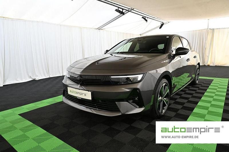 Vulkan grau Gebraucht 2024 Opel Astra GS Line Limousine | 21.490 € (Guter Preis) - Bild 1/4